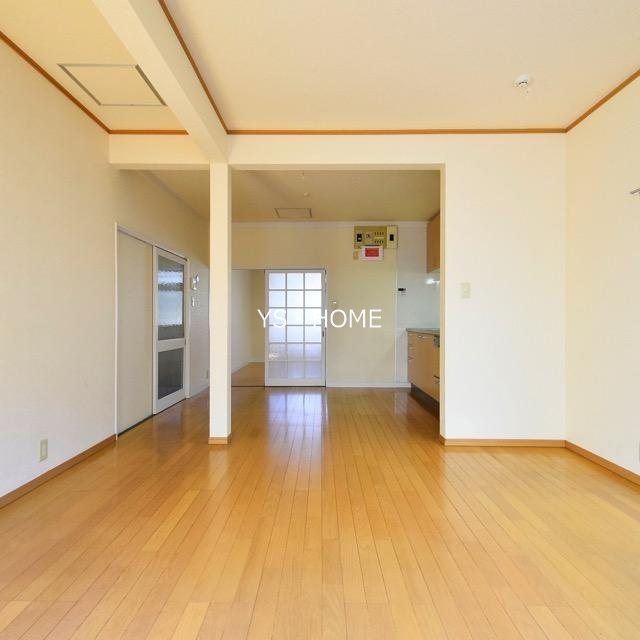 高円寺南5丁目戸建 リビング