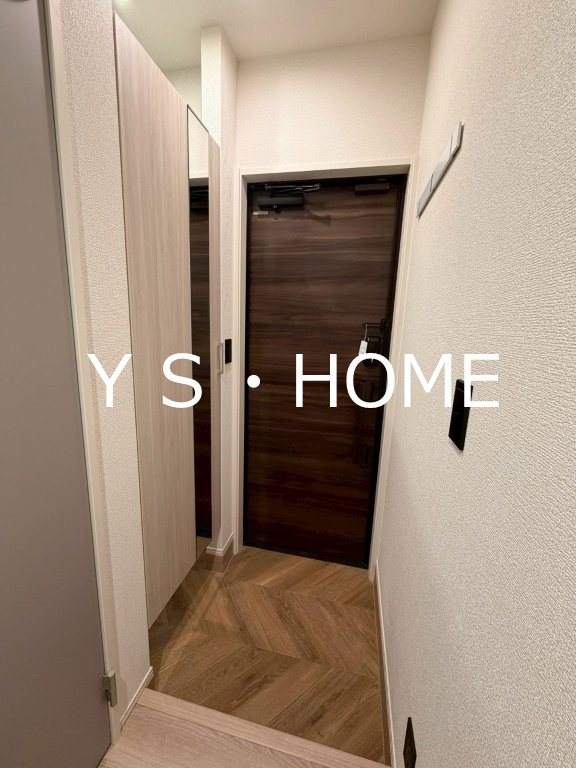 Auspicious　House 玄関