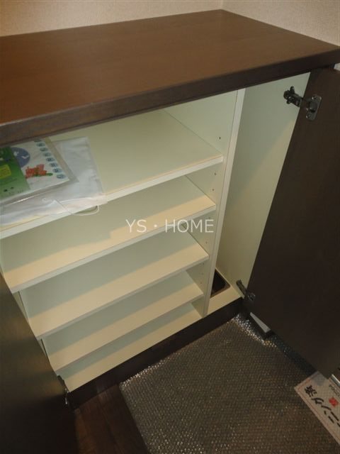 ファシーネ三鷹ハイライズ 玄関