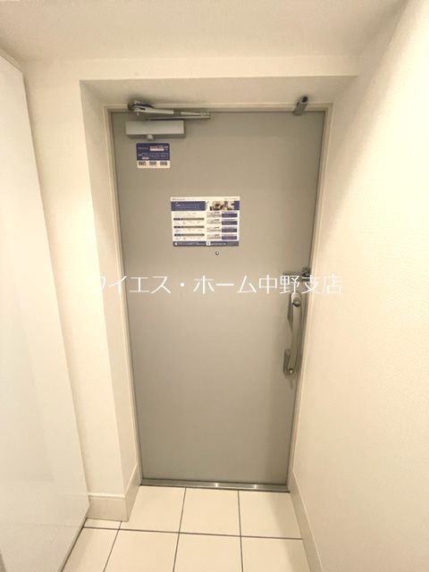 レジディア上落合 玄関