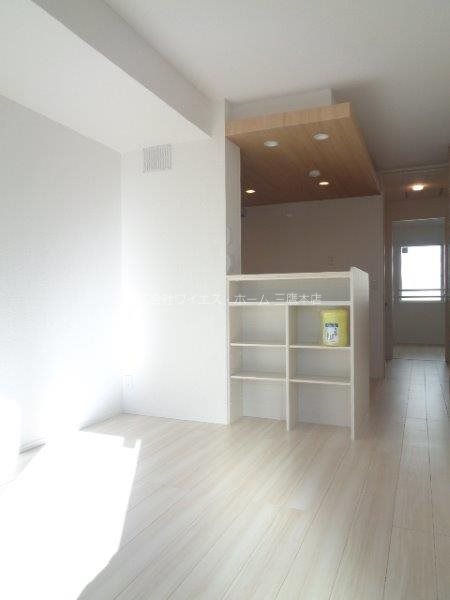 アナシエ下連雀 リビング