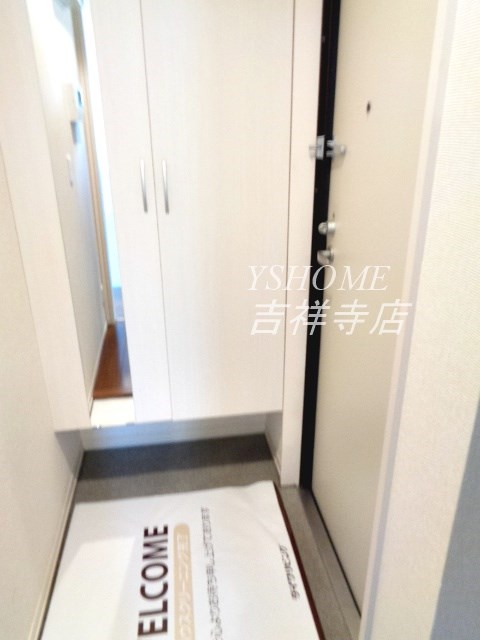 パレス境南町 玄関