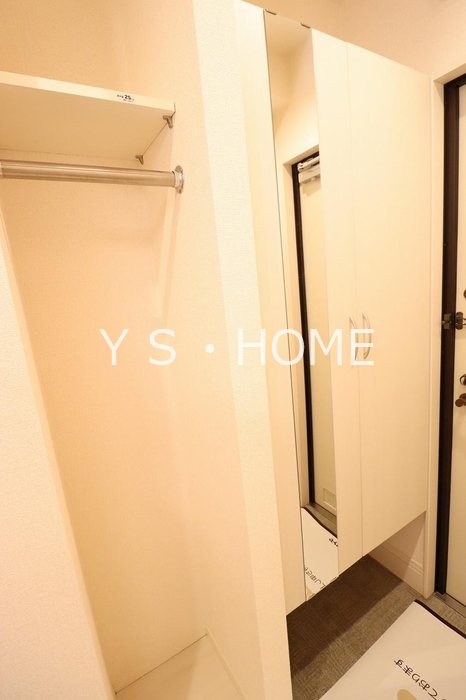 リラ・クレール 玄関