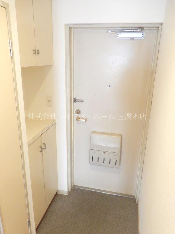 コスモ三鷹台　 玄関