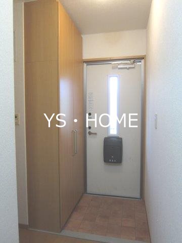 メゾン・フローラ 玄関