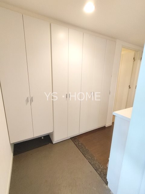 フィオレンテ小金井　 玄関