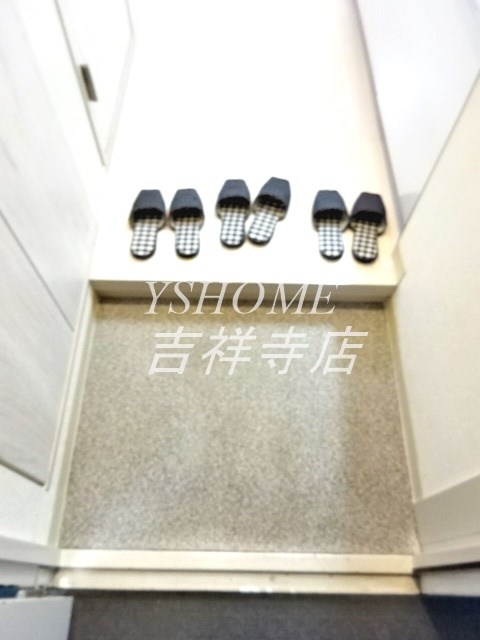 第4野村ビル 玄関