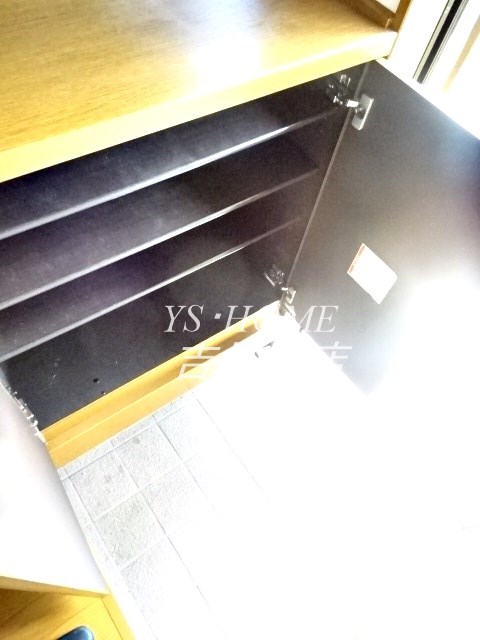 ケート井の頭 玄関