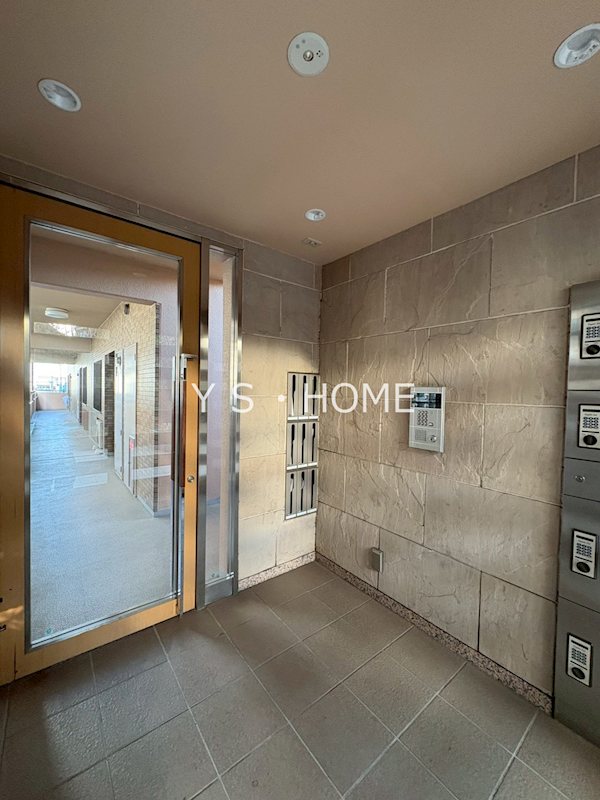 ボワ・シャテーヌ 玄関