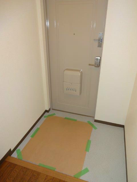 コーポレート小金井梶野通り　3号棟 玄関