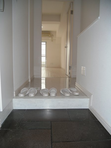 カールトンコート 玄関