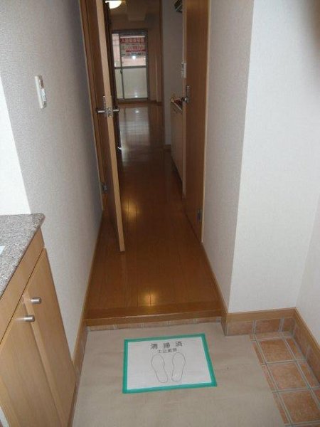 ヴィータ　コモダ 玄関