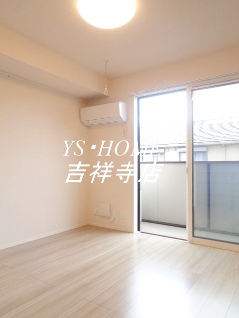 ムーンボウ  リビング