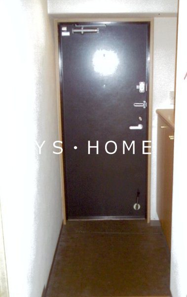 コート・イシハラ 玄関