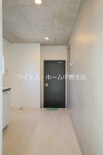 JASPER Nishiochiai 玄関