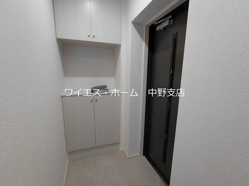 エルミ上落合  玄関