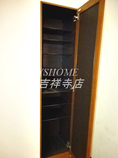 ブライト井の頭A棟 玄関