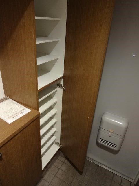 グランパルク武蔵野 玄関