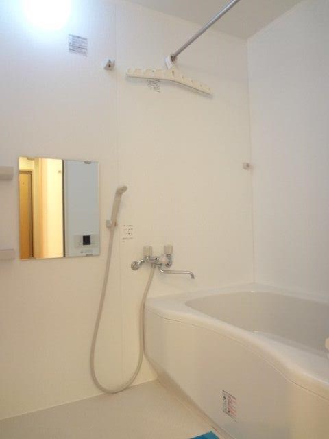 ブラン・トリスターB 風呂画像