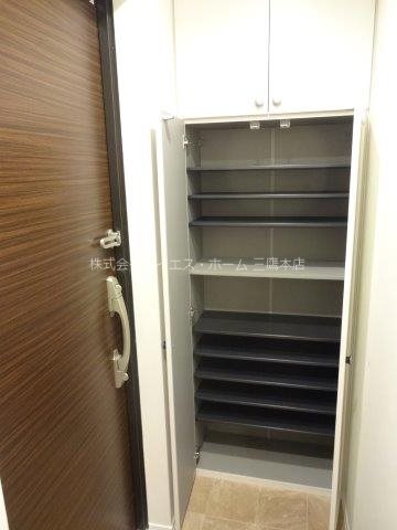 カーサ・ファミリオ 玄関