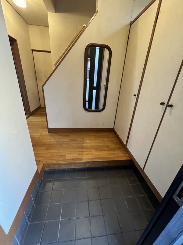 小平市小川町1丁目戸建 玄関