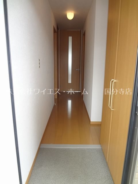 メゾン・フローラ 玄関