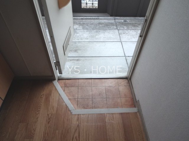 フォーブルかつら 玄関