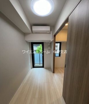 ワンルーフレジデンス中野南台 リビング