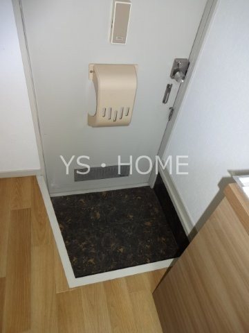 フォーブルかつら 玄関