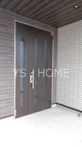 カーサ・ファミリオ 玄関