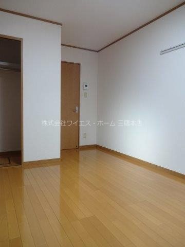 ヴィラ・ファミーユＡ リビング