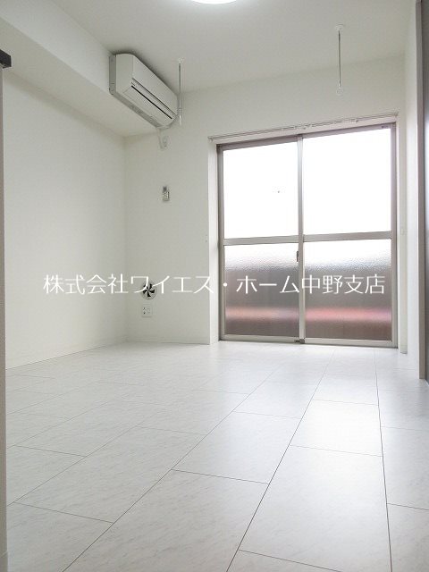 ドミール中野 リビング