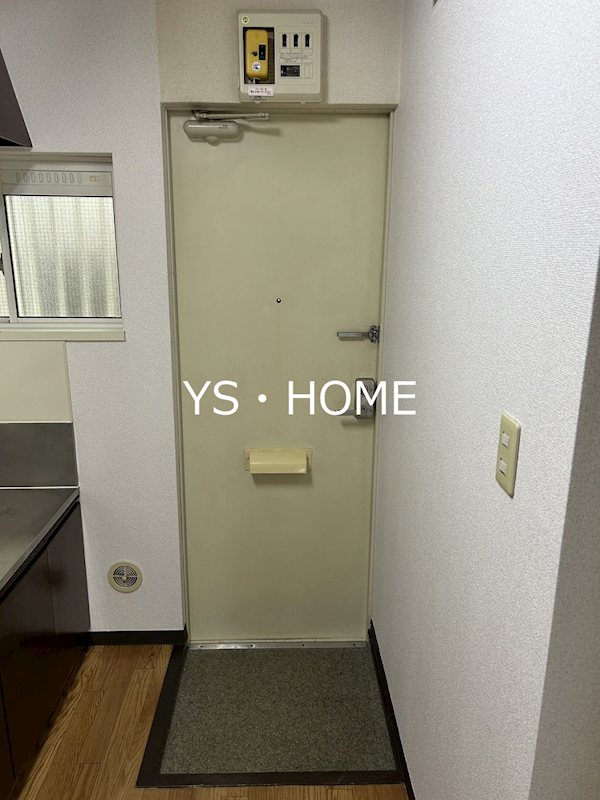 ウィステリア 玄関