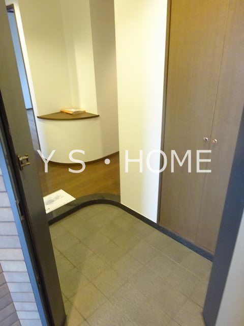 カーサヴェルデ３ 玄関