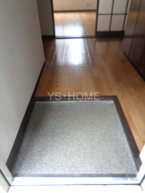 ウィステリア 玄関