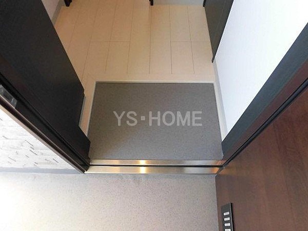 ラフィーネ豊玉中 玄関