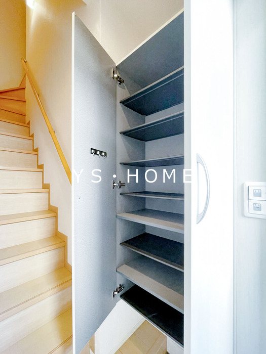 シュティレルーエ 玄関