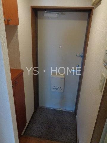 イル・マーレ東 玄関