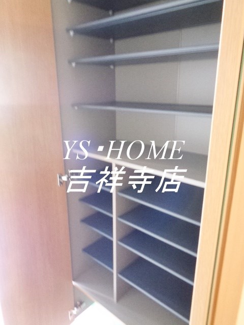 Azalea境南町 玄関