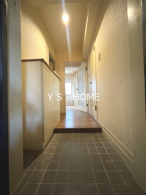 ラ・ルース国立 玄関