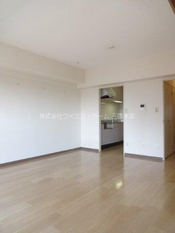 コーポレート小金井梶野通り　2号棟  リビング