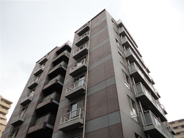 グランシャリオ国立 外観