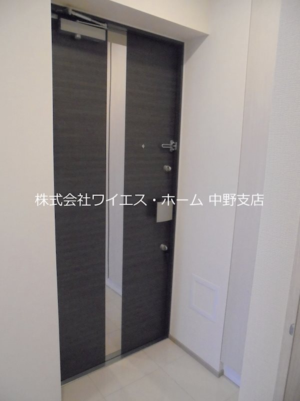 プライマル新中野 玄関