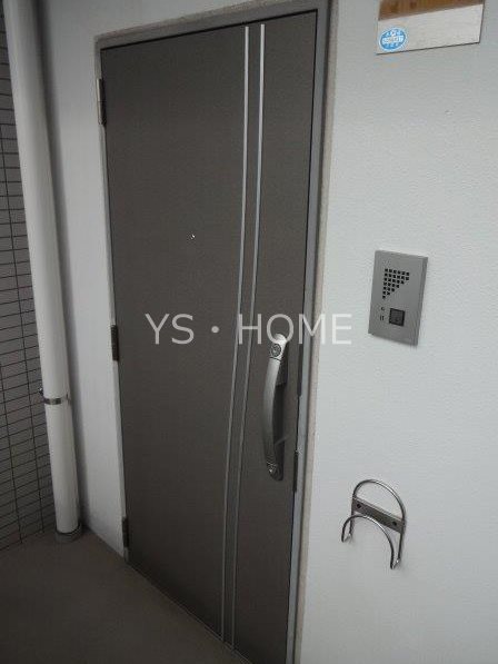 クティールＭ  玄関