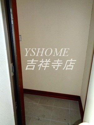 カーサエスト吉祥寺　 玄関