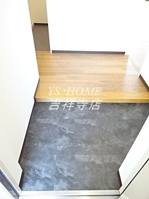 コーポレート連雀1号棟 玄関