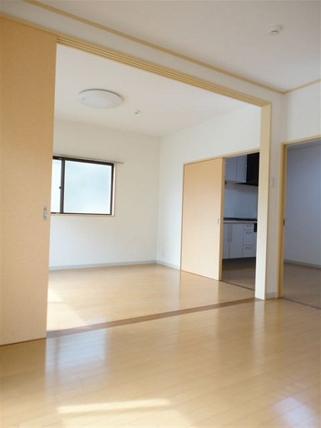 ロイヤルハウスＫ－ＴＷＯ リビング