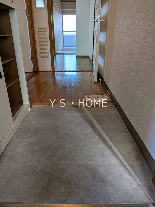 Rallyマンション 玄関