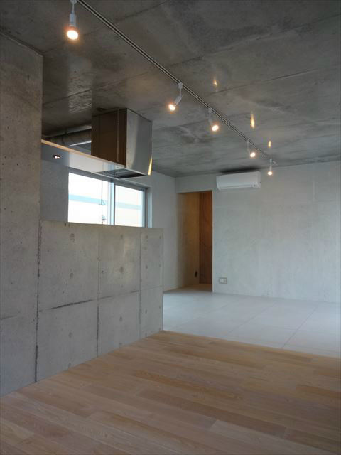 DECKS   ベッドルーム