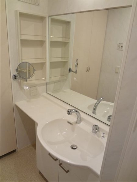 ティルタ　サリ その他1